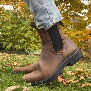 NEW Antique Brown High Top Blundstones, Size 6.5